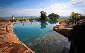 Apoka Safari Lodge