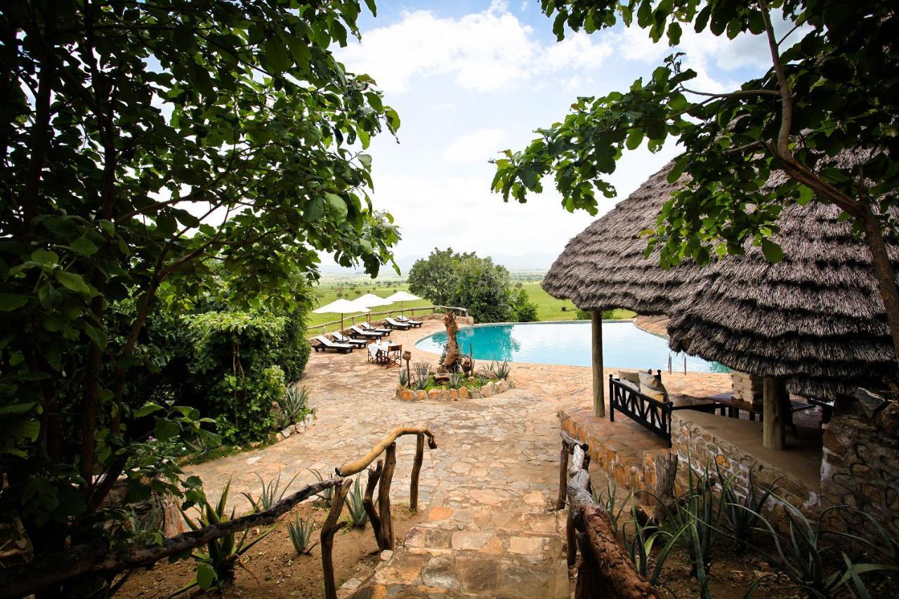 Apoka Safari Lodge Loitanit Exterior photo